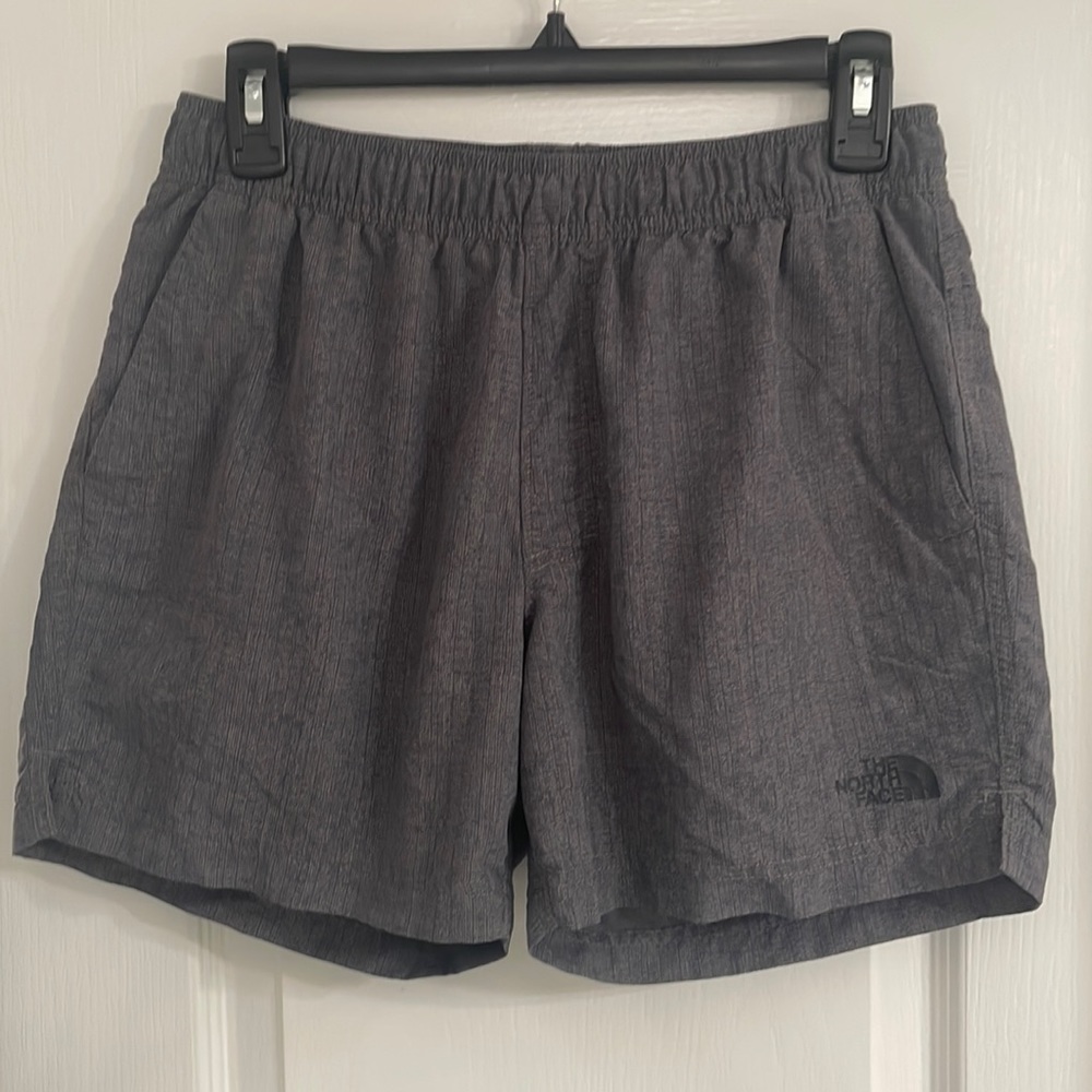 North face men’s shorts gray sz S